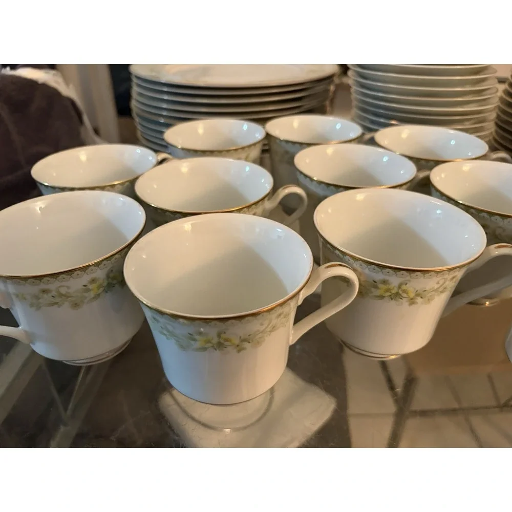 Mikasa Fine China Greenbriar L2014 Dinnerware Set 71 Pc Japan Gold Trim Platter